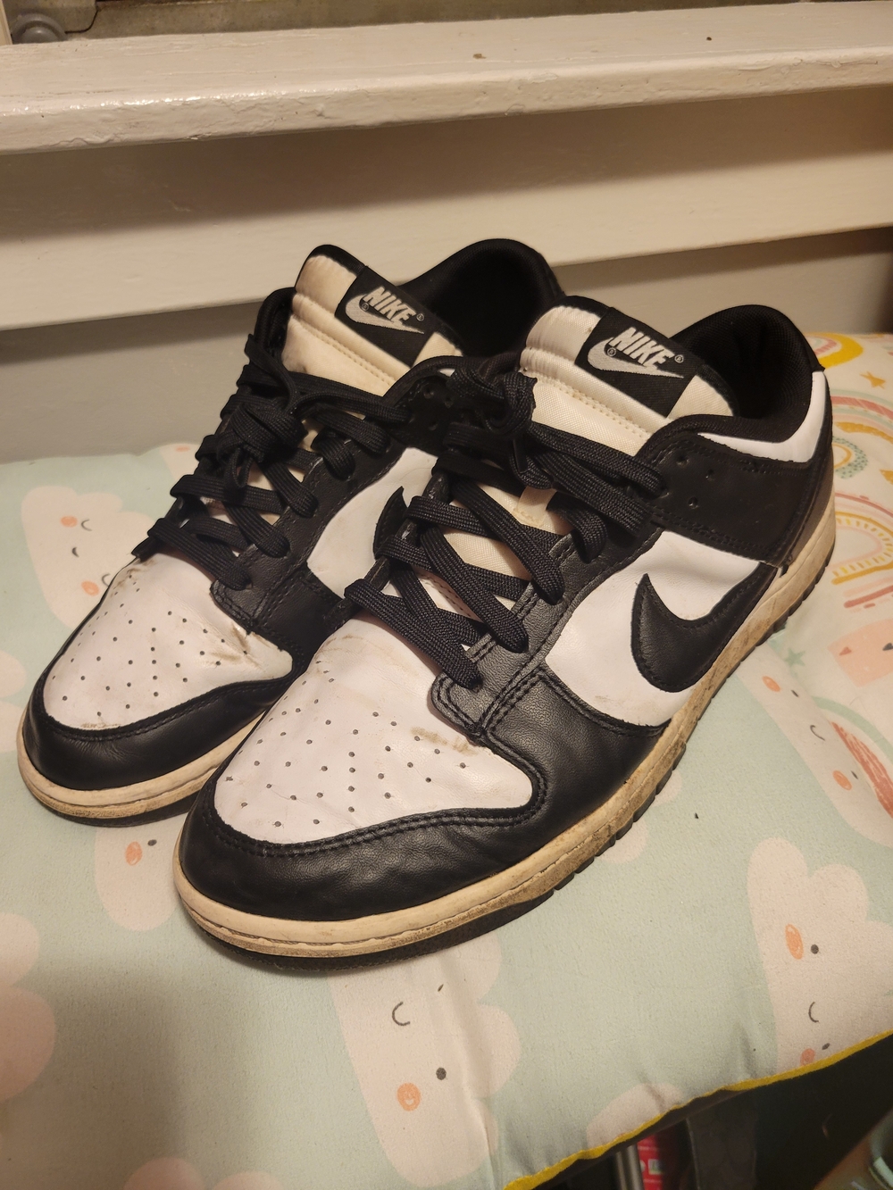 Nike Men’s Black & White Low-Top Sneakers